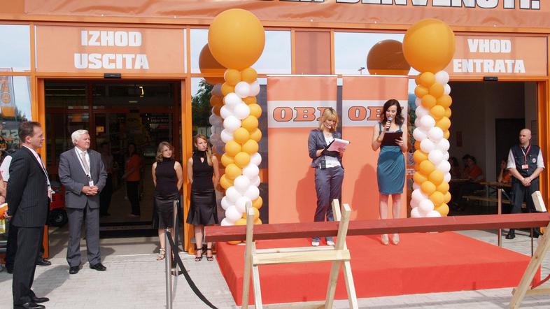 Borci v zvezi z dvojezičnimi napisi v Obiju pristojne pozivajo, naj poskrbijo za