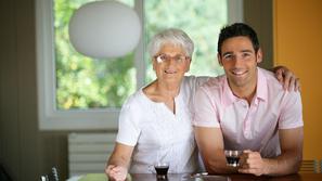  odraslo dobo podaljšani otročiči z veseljem uporabljajo hotel mama in banko očk