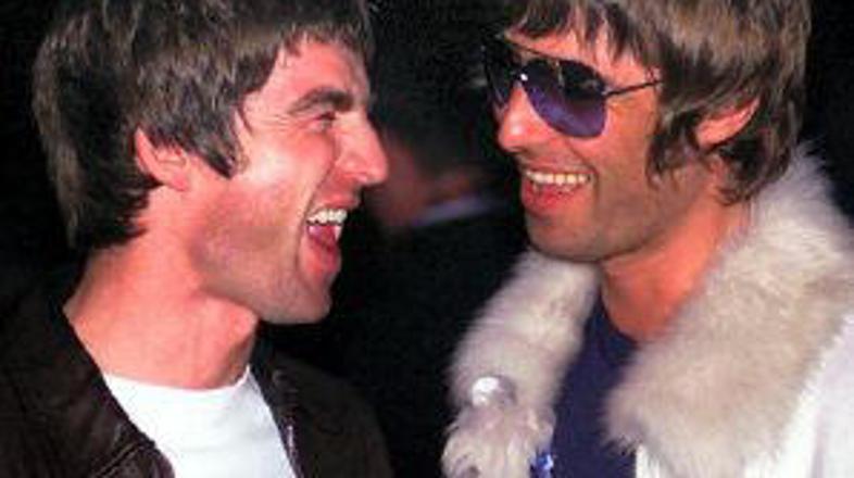 Ljudem na letališču najbrž ni bilo smešno, ko je Noel kihnil.