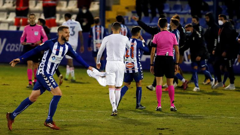 Alcoyano : Real Madrid