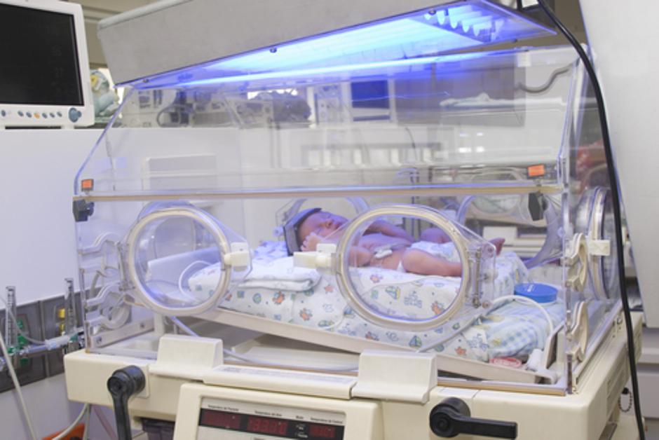 dojenček inkubator | Avtor: Shutterstock