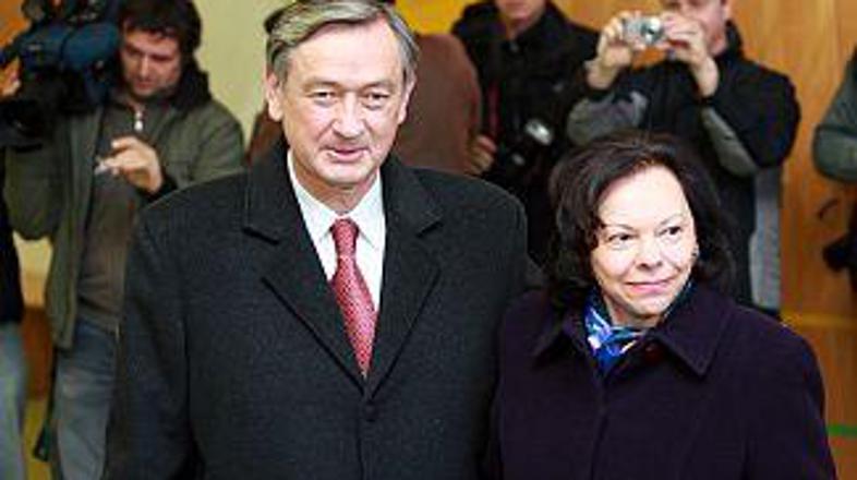 Soproga ga na njegovih poteh spremlja že 32 let.