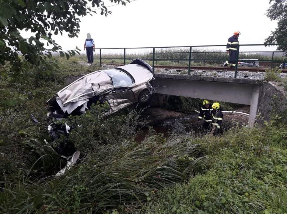 Prometa nesreča, trčenje vlaka in avtomobila pri Mokronogu