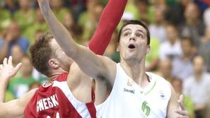 Sport 09.09.2013 Michael Ignerski, Jure Balazic, navijaci, kosarka Slovenija - P