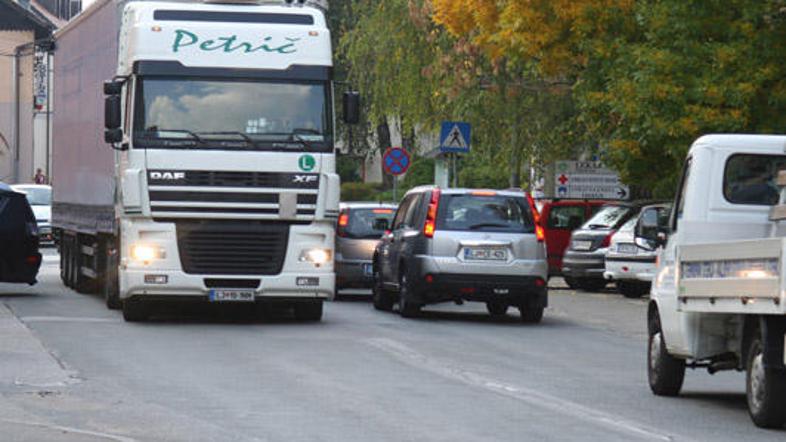 Dokler navezave na Mirnsko dolino ne bo, bo skozi Trebnje potekal gost promet, o