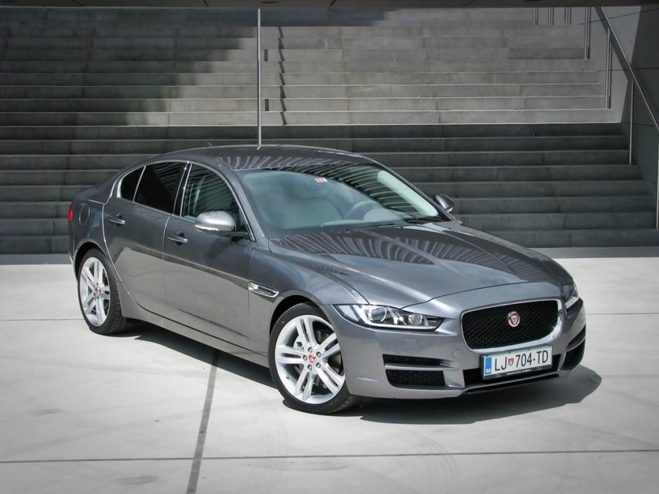 Jaguar XE