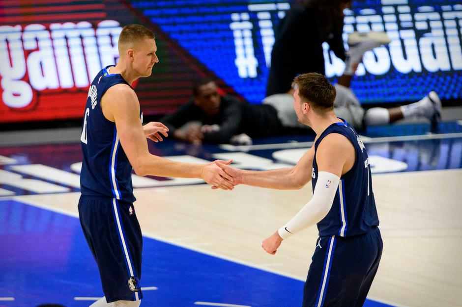 Luka Dončić in Kristaps Porzingis | Avtor: Profimedia