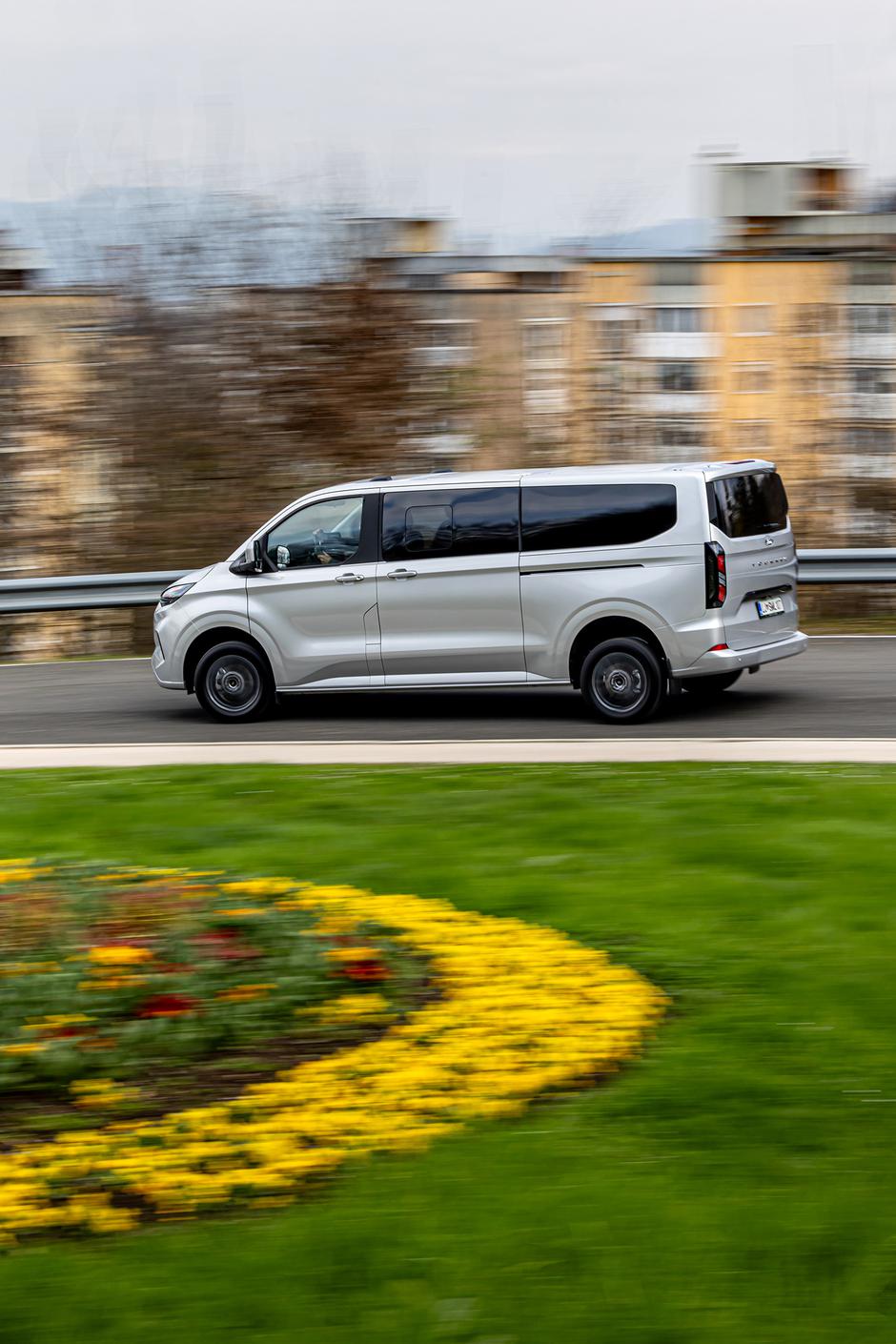 Ford tourneo custom | Avtor: Summit Motors