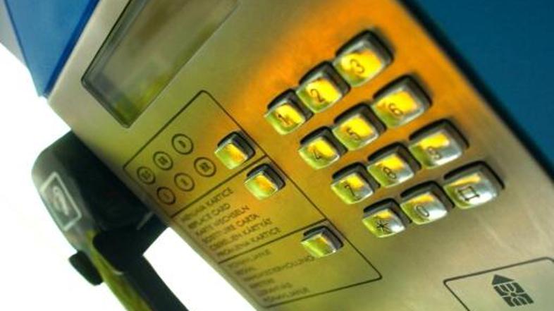 Sredi decembra bomo izvedeli, kdo je za Telekom pripravljen odšteti največ in se