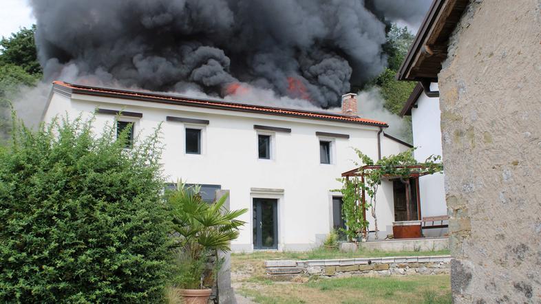 Požar v vasi Vrhpolje