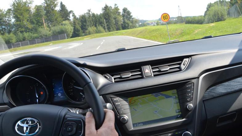 Test naprednih asistenčnih sistemov