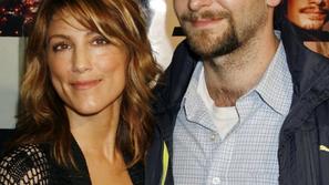 Bradley Cooper, Jennifer Esposito