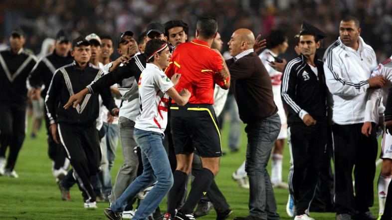 nogometni sodnik napad