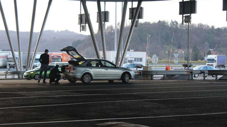 mejni prehod kontrola policija Obrežje