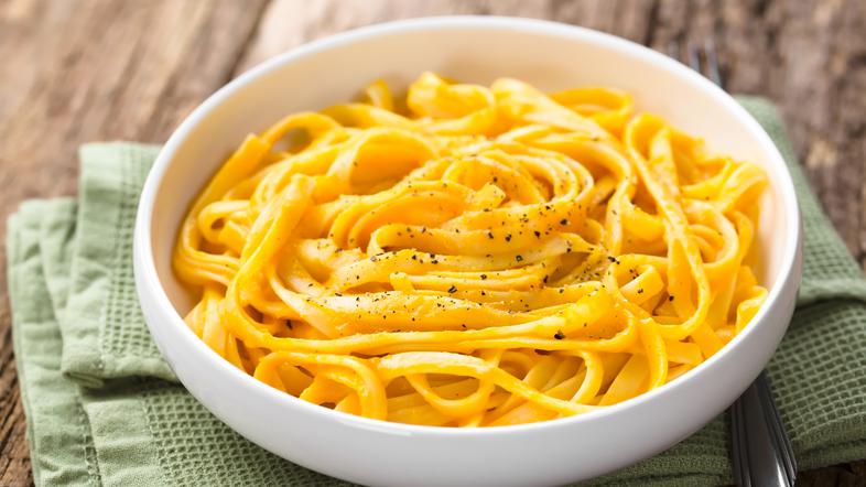 testenine s kremno bučno omako