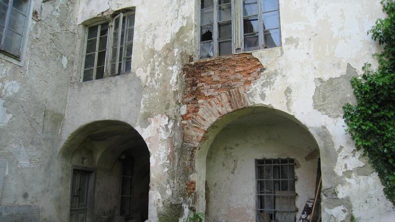 Za grad Gradac so zadnja leta iskali najemnika, ki bi ga tudi obnovil; zdaj bodo