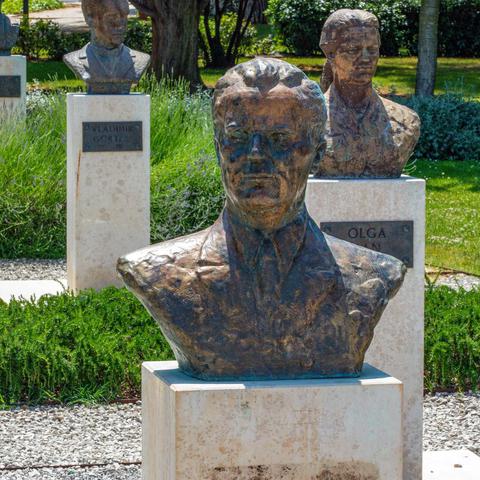 Titov park v Pulju kamor je mladenič položil venec