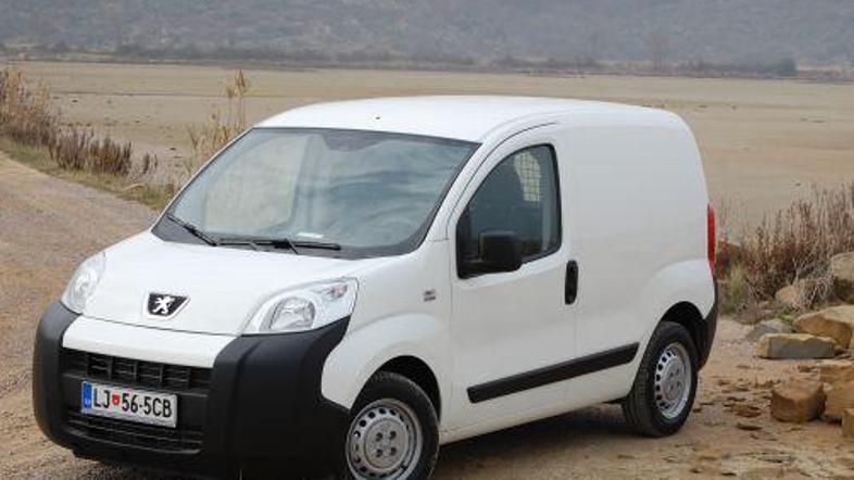 Obračalni krog je 9,95 metra. Po bipperju naj bi v največji meri povpraševali ma