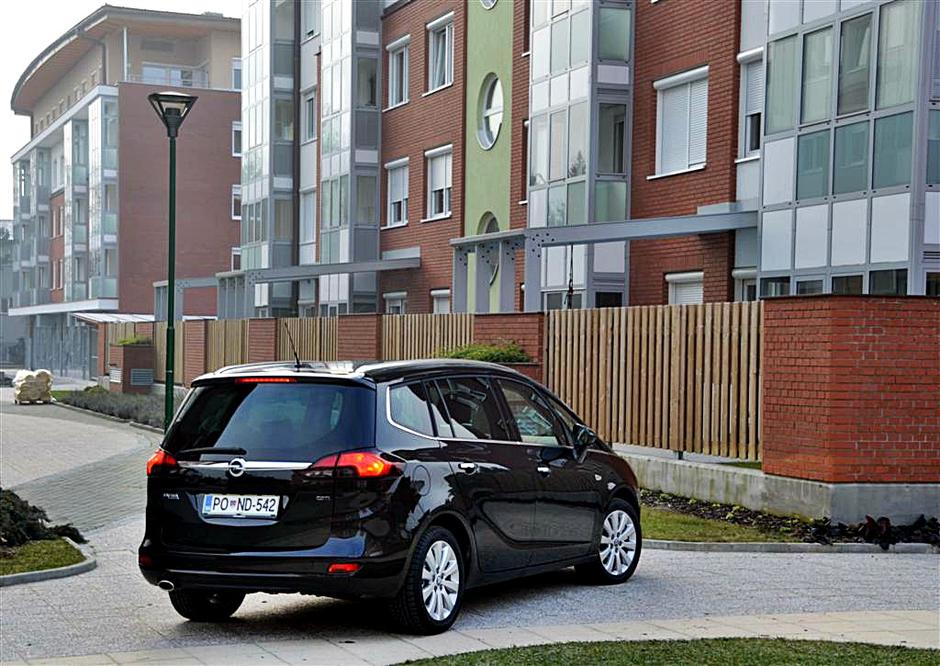Opel zafira tourer | Avtor: Gregor Prebil