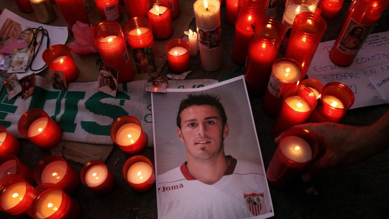 Španski nogomet žaluje za Puerto.