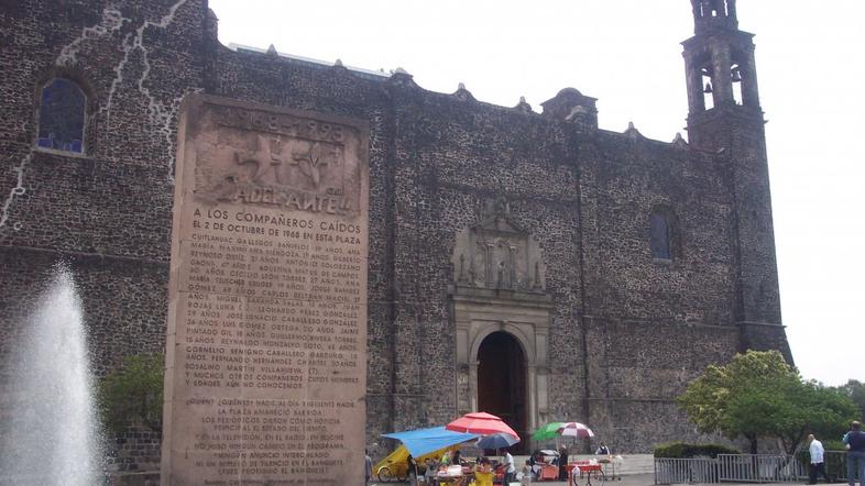 Spominska tabla Tlatelolco