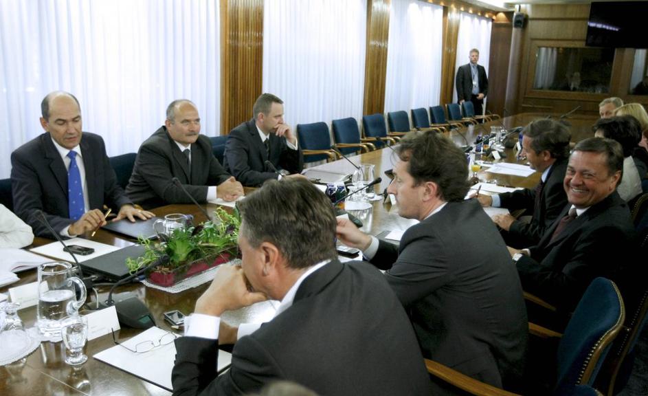 Sestanek parlamentarnih strank