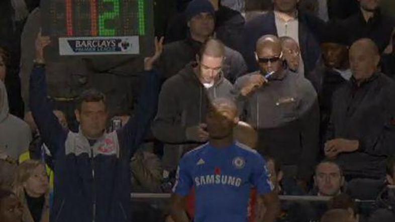 Navijač Chelseaja je postal prava zvezda Youtuba.