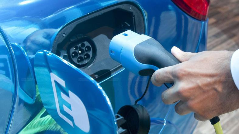 Električni avtomobil