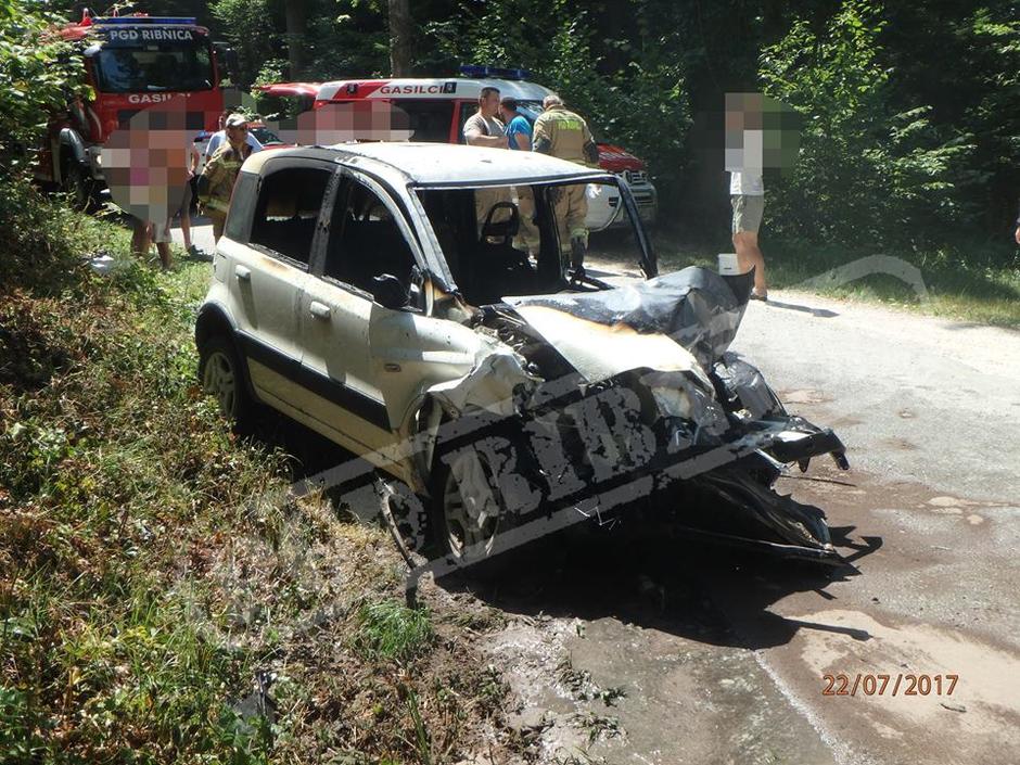 Prometna nesreča, Škranjek, goreče vozilo, traktor | Avtor: PGD Ribnica