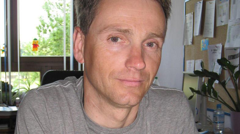 “Cesta skozi Lipniško dolino je prenevarna, da bi otroci hodili v šolo peš,” pra