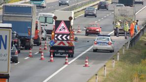 Prometna nesreča na gorenjski avtocesti.