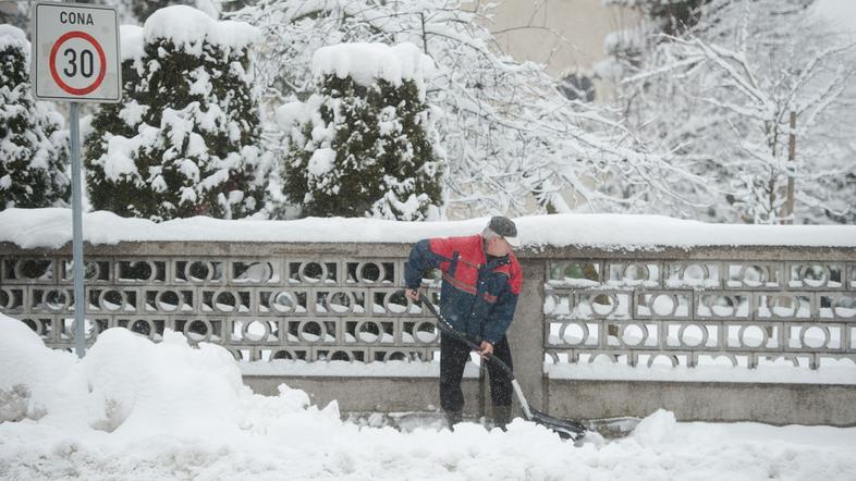 Sneg na Ljubljanskih ulicah.