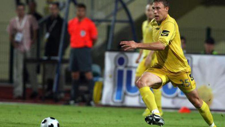 Nekdanji branilec Domžal Ivan Knezović je tik pred odhodom v drugo nemško ligo.