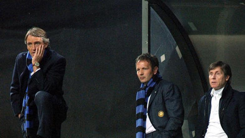 Siniša Mihajlović je pri Interju opravljal vlogo pomočnika trenerja Roberta Manc