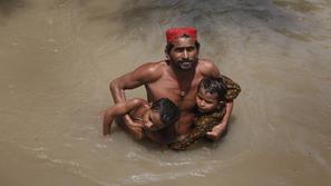 Pakistan, poplave, humanitarna katastrofa, ljudje, vojska, pomoč