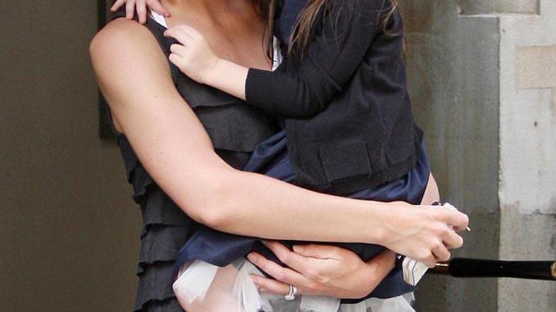 Katie in Tom imata štiriletno Suri. (Foto: Flynet)