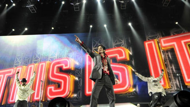 50 koncertov Michaela Jacksona bi morala biti vrnitev leta, a je usoda zavrtela 