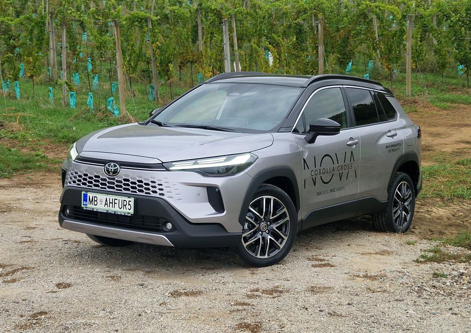 Prenovljena toyota corolla cross