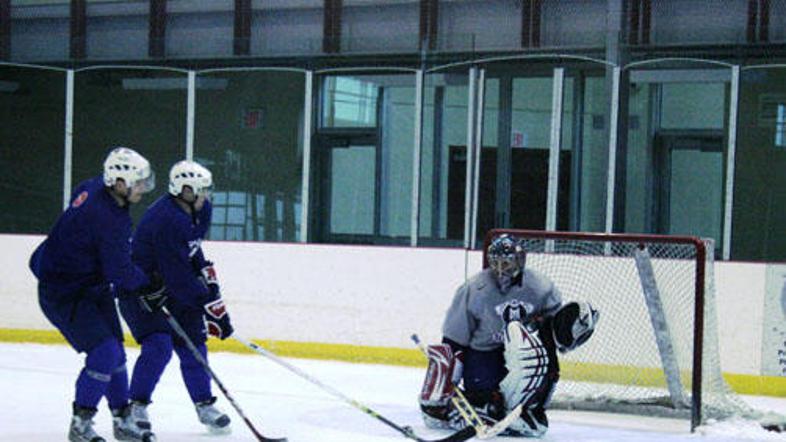 Po četrtkovem treningu v Port Hawkesburyju so slovenski hokejisti odpotovali v H