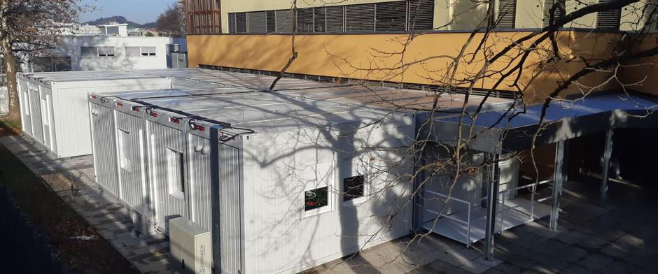 Kontejnerji UKC Maribor | Avtor: Algeco