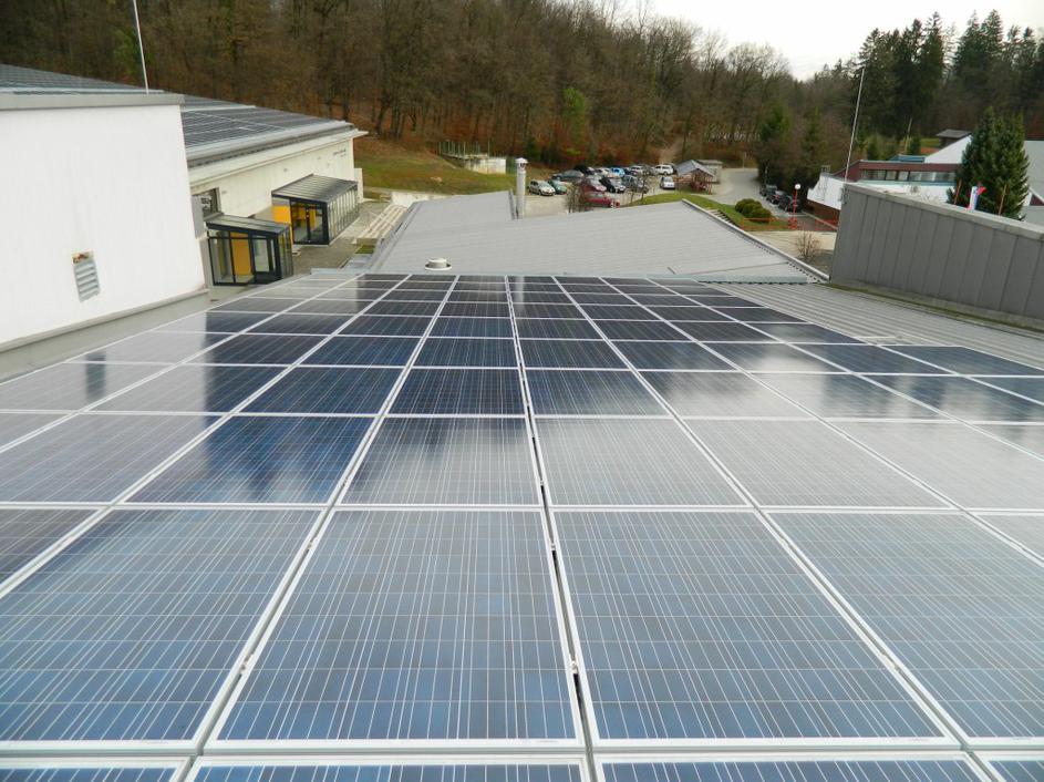 Sončna elektrarna na OŠ Stična