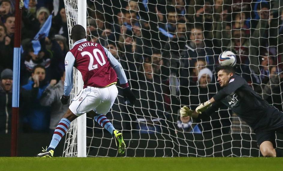 angleški ligaški pokal aston villa bradford benteke duke