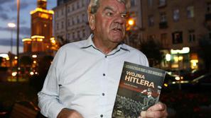 Irving obljublja obiskovalcem "nepozabno turnejo" in priložnost, da si ogledajo 