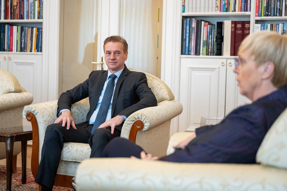 Robert Golob Nataša Pirc Musar predsedniki parlamentarnih strank pri predsednici Nataši Pirc Musar | Avtor: UPRS/Boštjan Podlogar