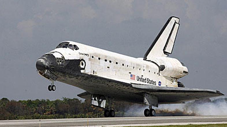 Discovery je kljub tehnični okvari, srečno in brez težav pristal na Floridi.