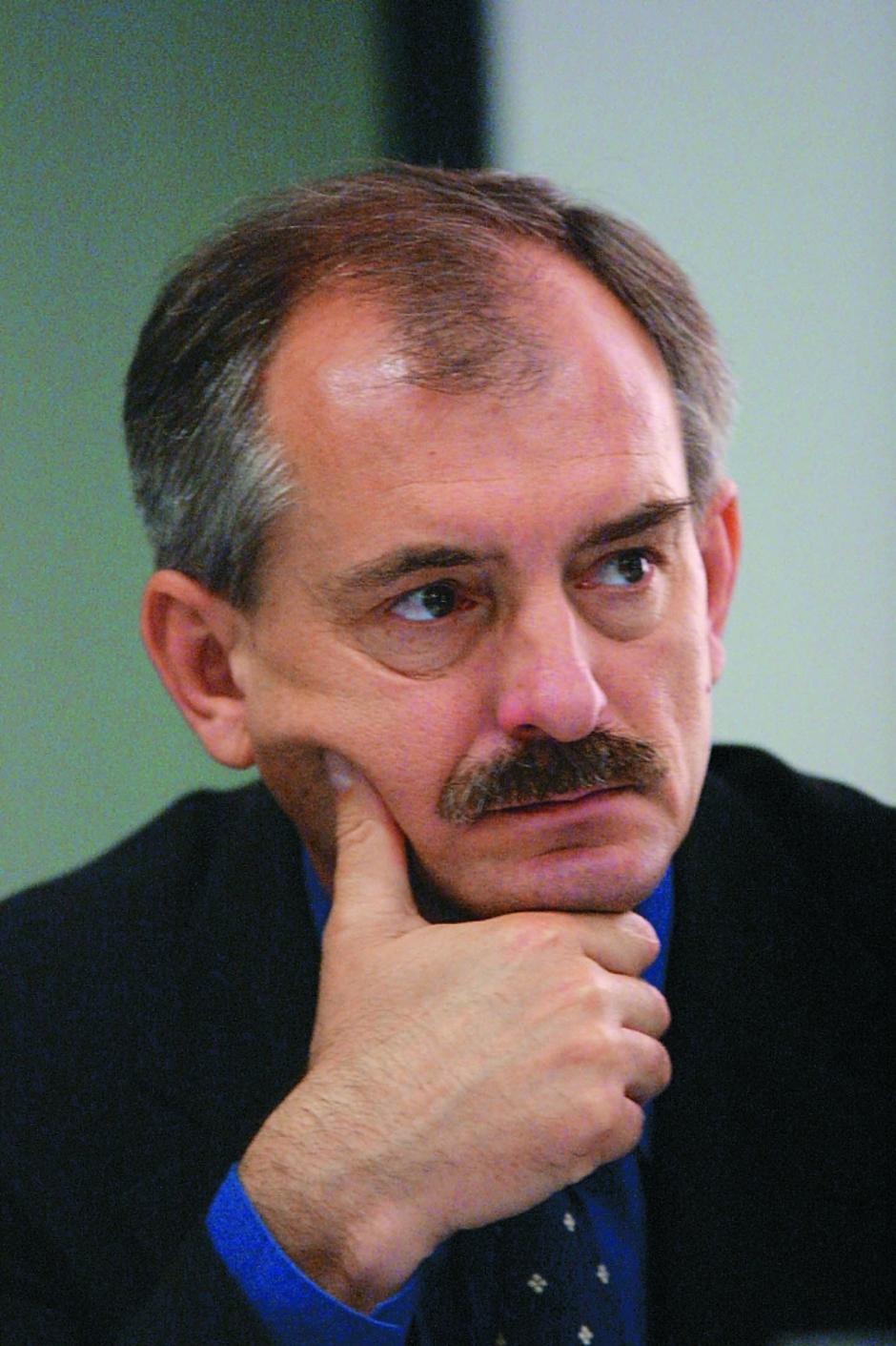 razno30.03.09..D 17.05.2001 BORUT BRATINA - SEMINAR SPREMEMB IN DOPOLNIL ZGD FOT | Avtor: Urban Štebljaj