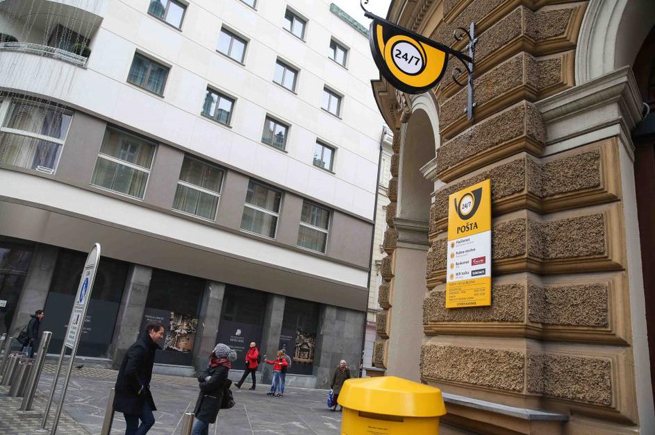 samopostrežna pošta