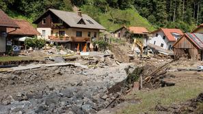 obisk predsednika vlade Roberta Goloba v Strugah pri Lučah poplave