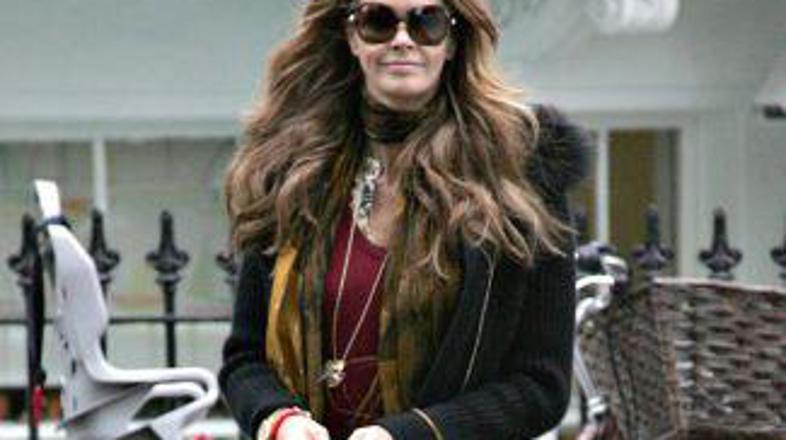 Elle MacPherson izbira zanimive moške.