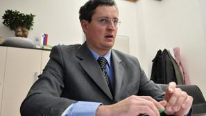 “Na LZS za člane ne naredijo nič,” pravi Jaklič, ki še naprej hoče prostovoljno 